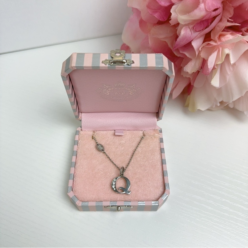 Vintage Juicy Couture Initial Q Necklace in Silver